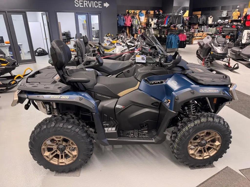 2026 Can-Am OUTLANDER MAX LIMITED 1000R in Charlemagne, Quebec - 1 - w1024h768px