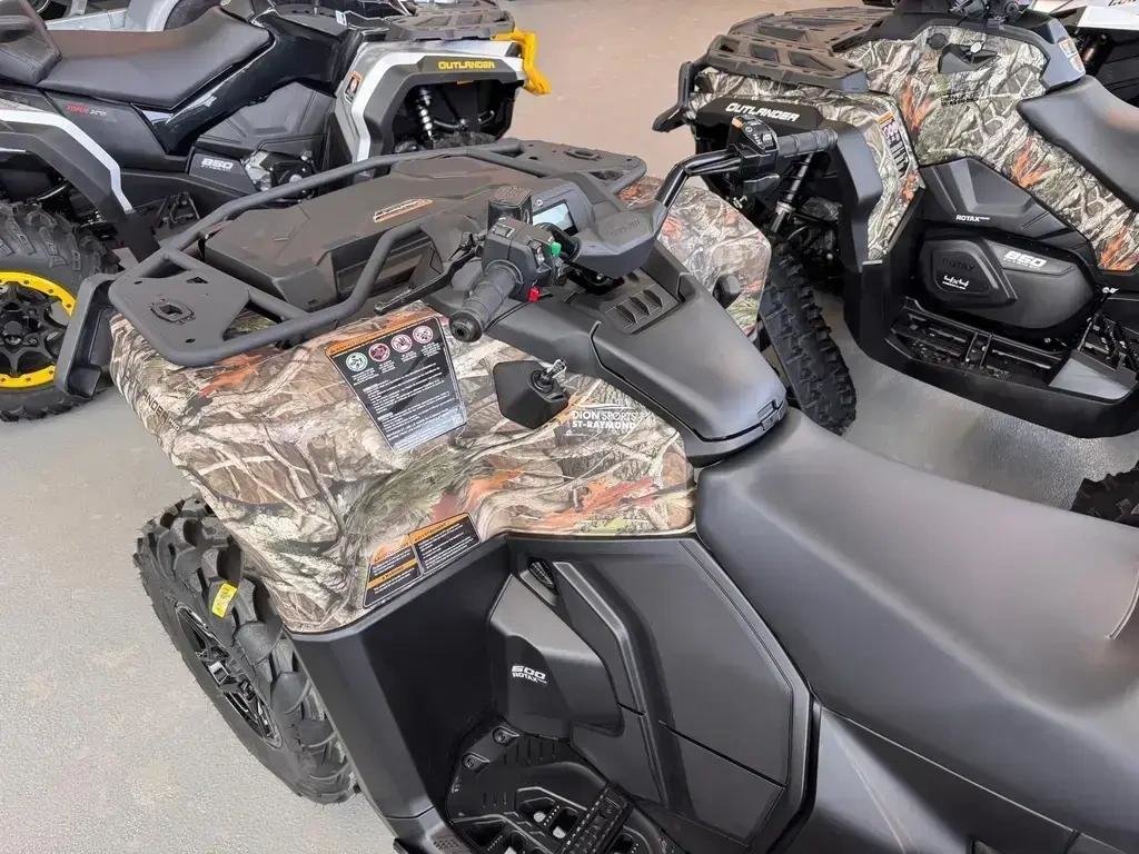 Can-Am OUTLANDER MAX PRO HUNTING 700 HD7  2026 à Charlemagne, Québec - 3 - w1024h768px