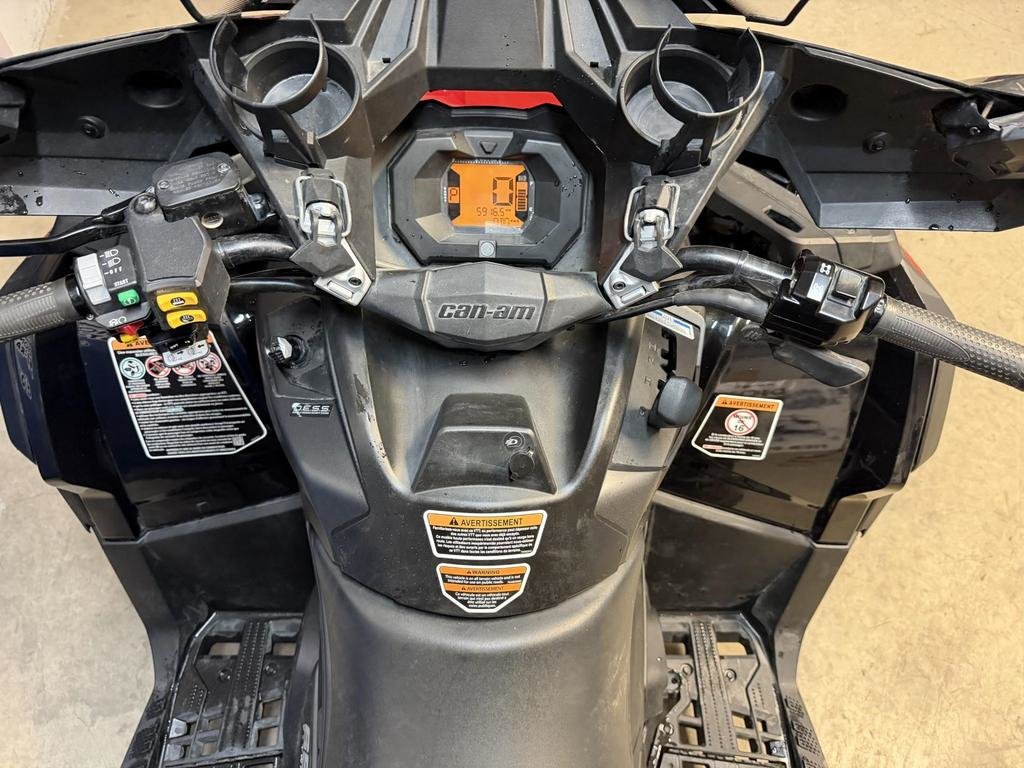 2020 Can-Am OUTLANDER MAX XT 650 in Charlemagne, Quebec - 7 - w1024h768px