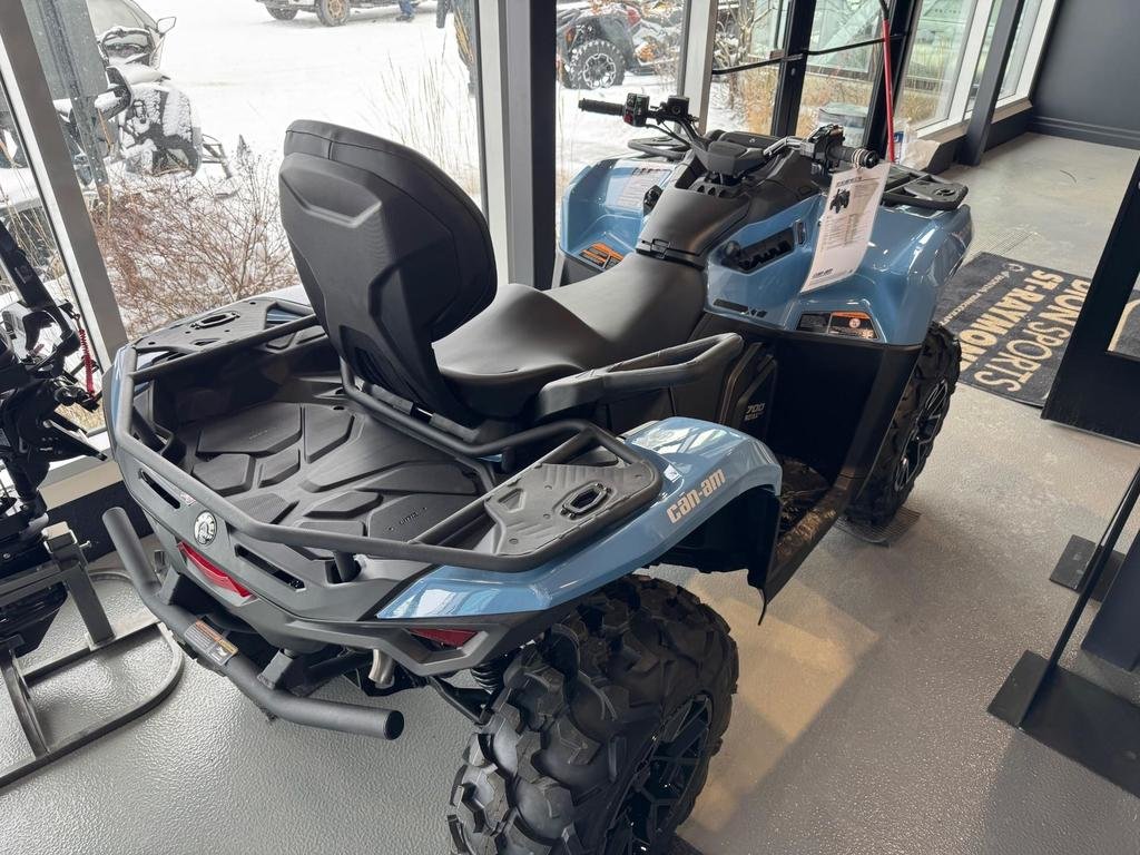 Can-Am OUTLANDER  MAX XT 700  2025 à Charlemagne, Québec - 4 - w1024h768px