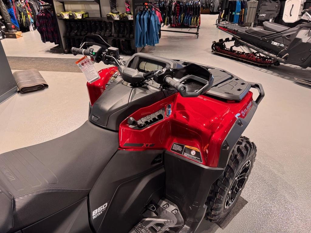 Can-Am OUTLANDER  MAX XT 850  2025 à Charlemagne, Québec - 5 - w1024h768px