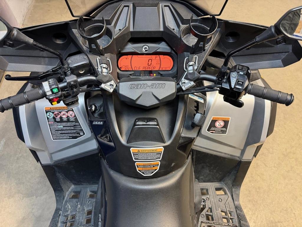 Can-Am OUTLANDER MAX XT-P 850 XTP  2024 à Charlemagne, Québec - 7 - w1024h768px