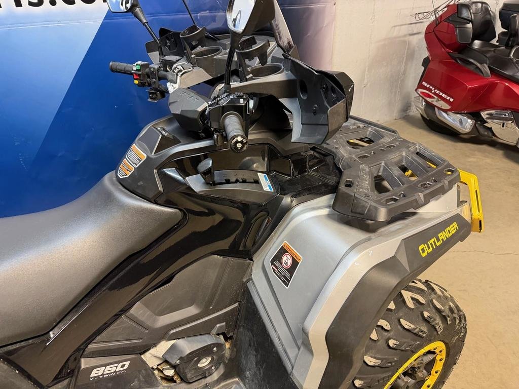 Can-Am OUTLANDER MAX XT-P 850 XTP  2024 à Charlemagne, Québec - 4 - w1024h768px