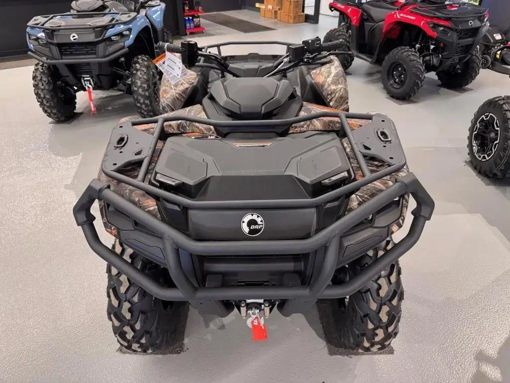 2025 Can-Am OUTLANDER 700 PRO HUNTING  HD7 in Charlemagne, Quebec - 4 - w1024h768px