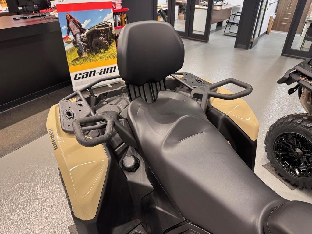 Can-Am OUTLANDER PRO MAX XU 700 HD7  2025 à Charlemagne, Québec - 4 - w1024h768px