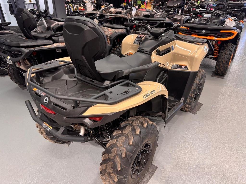 Can-Am OUTLANDER PRO MAX XU 700 HD7  2025 à Charlemagne, Québec - 5 - w1024h768px