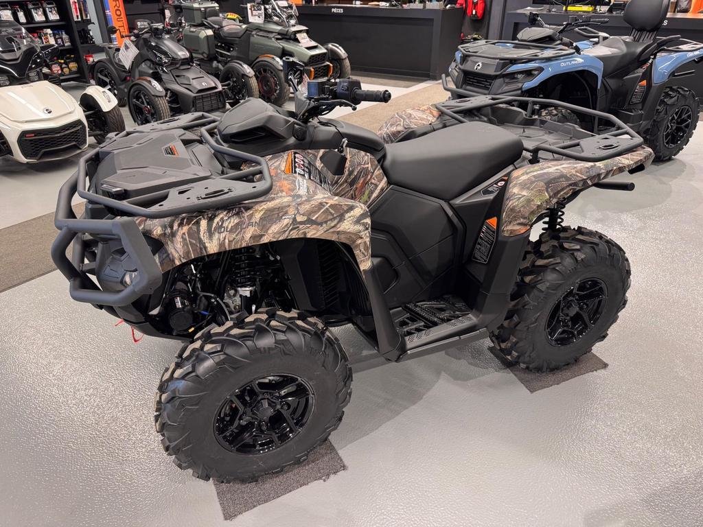 Can-Am OUTLANDER PRO XU 700 HD7  2025 à Charlemagne, Québec - 5 - w1024h768px