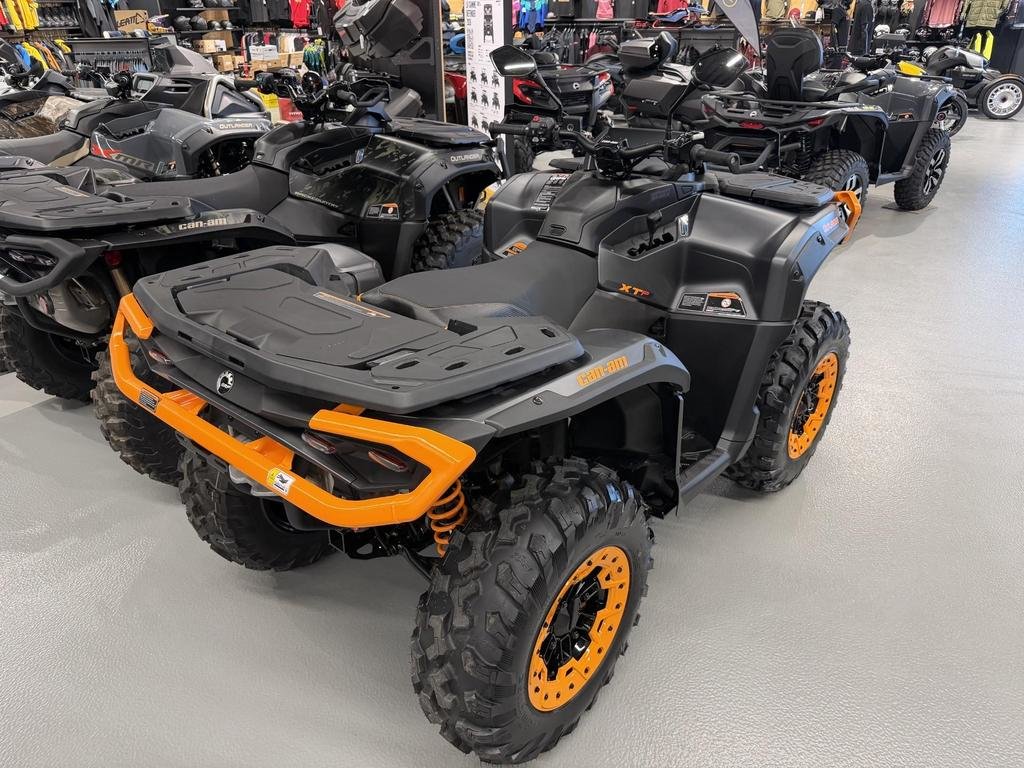2026 Can-Am OUTLANDER XT-P 1000R XTP in Charlemagne, Quebec - 4 - w1024h768px