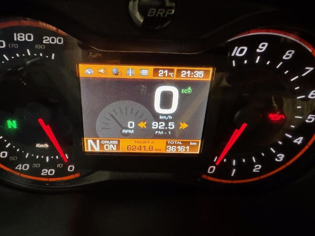 2015 Can-Am RT LIMITED SE6 in Charlemagne, Quebec - 8 - w1024h768px