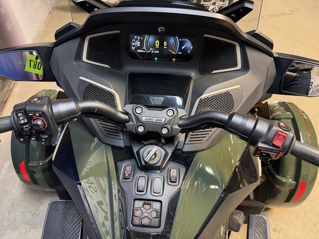 2023 Can-Am SPYDER RT LIMITED SEA TO SKY in Charlemagne, Quebec - 8 - w1024h768px