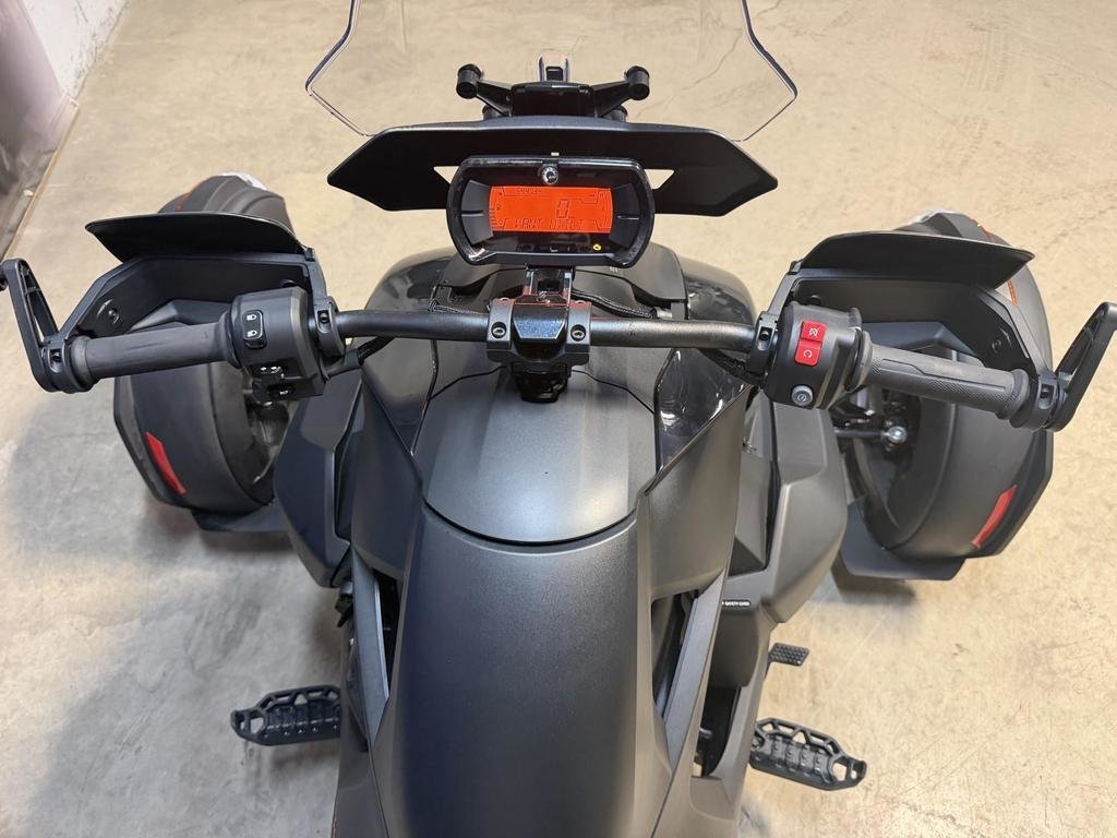 Can-Am RYKER 900  2023 à Charlemagne, Québec - 7 - w1024h768px