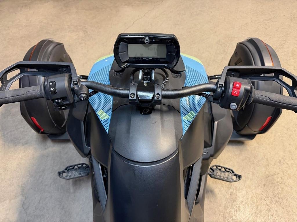 Can-Am RYKER RALLY 900 ACE  2024 à Charlemagne, Québec - 7 - w1024h768px