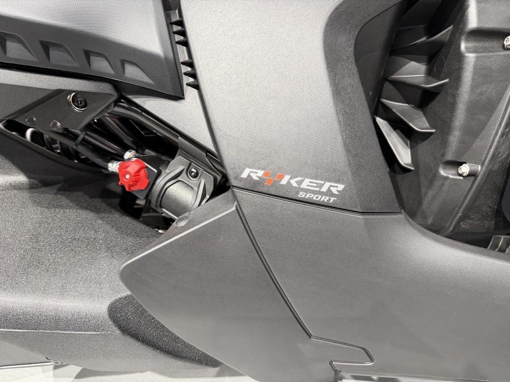 Can-Am RYKER SPORT 900 ACE  2026 à Charlemagne, Québec - 4 - w1024h768px