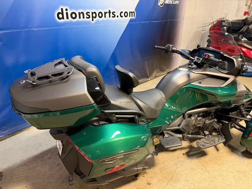 2025 Can-Am SPYDER F3 LIMITED SPECIAL SERIES in Charlemagne, Quebec - 6 - w1024h768px