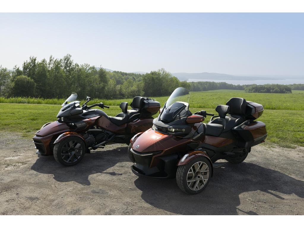 2026 Can-Am SPYDER F3 LIMITED SPECIAL SERIES in Charlemagne, Quebec - 2 - w1024h768px