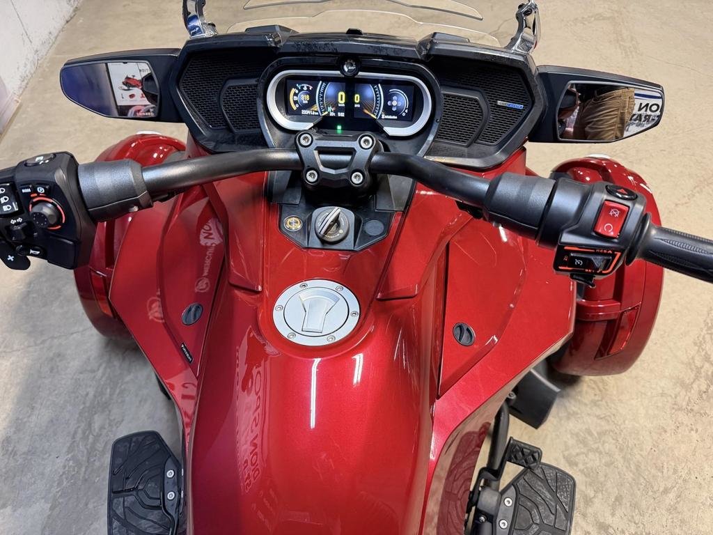 2018 Can-Am SPYDER F3 LIMITED in Charlemagne, Quebec - 7 - w1024h768px