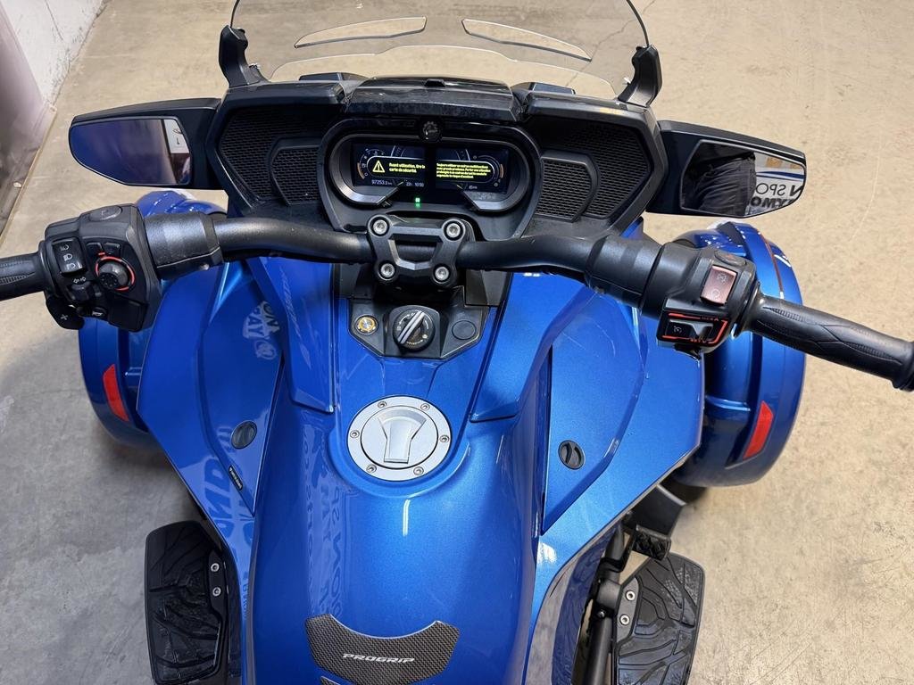 Can-Am SPYDER F3 LIMITED  2019 à Charlemagne, Québec - 8 - w1024h768px