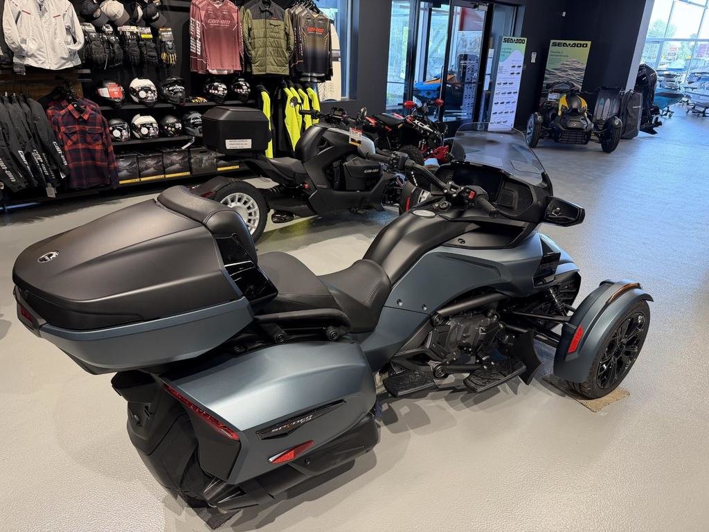 2026 Can-Am SPYDER F3 LIMITED in Charlemagne, Quebec - 5 - w1024h768px