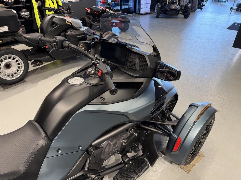 2026 Can-Am SPYDER F3 LIMITED in Charlemagne, Quebec - 3 - w1024h768px