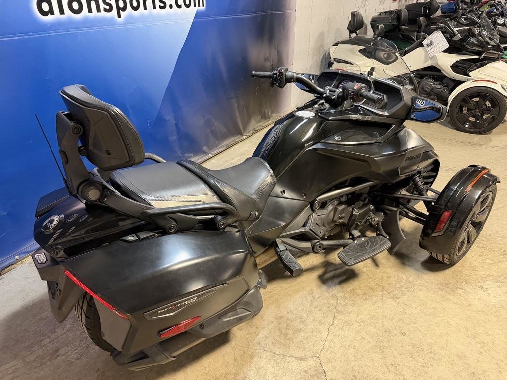 2016 Can-Am SPYDER F3-T LIMITED F3 in Charlemagne, Quebec - 6 - w1024h768px