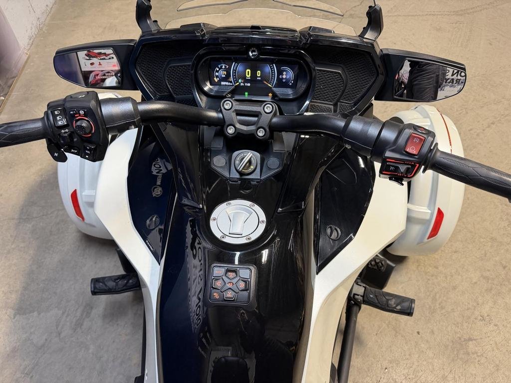 Can-Am SPYDER F3-T SE6 F3 T  2022 à Charlemagne, Québec - 8 - w1024h768px