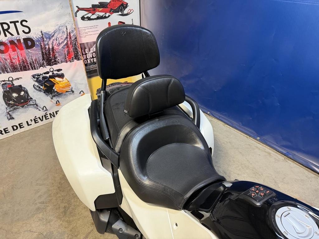 Can-Am SPYDER F3-T SE6 F3 T  2022 à Charlemagne, Québec - 5 - w1024h768px