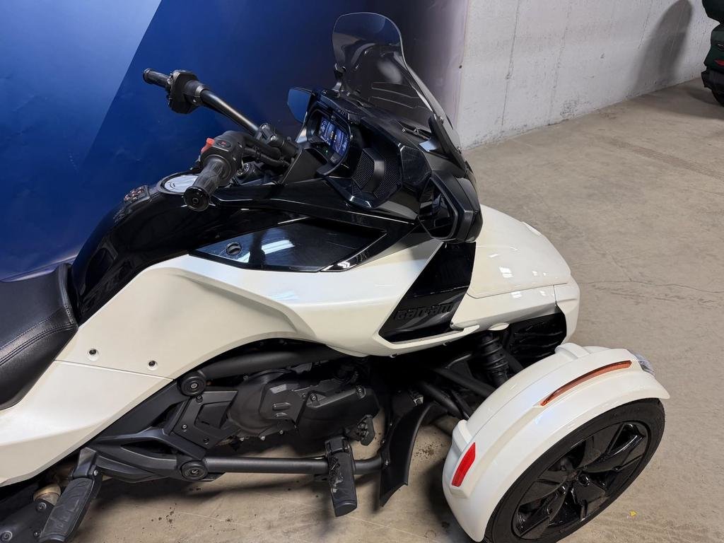 Can-Am SPYDER F3-T SE6 F3 T  2022 à Charlemagne, Québec - 4 - w1024h768px