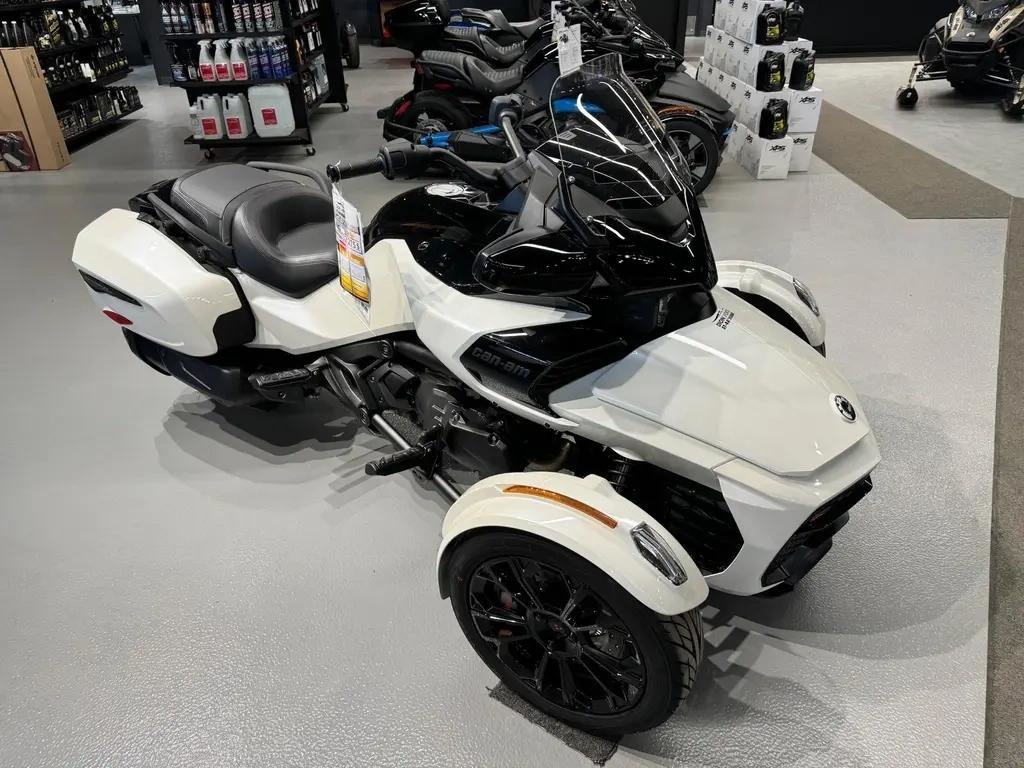 2024 Can-Am SPYDER F3-T SE6 F3 in Charlemagne, Quebec - 3 - w1024h768px