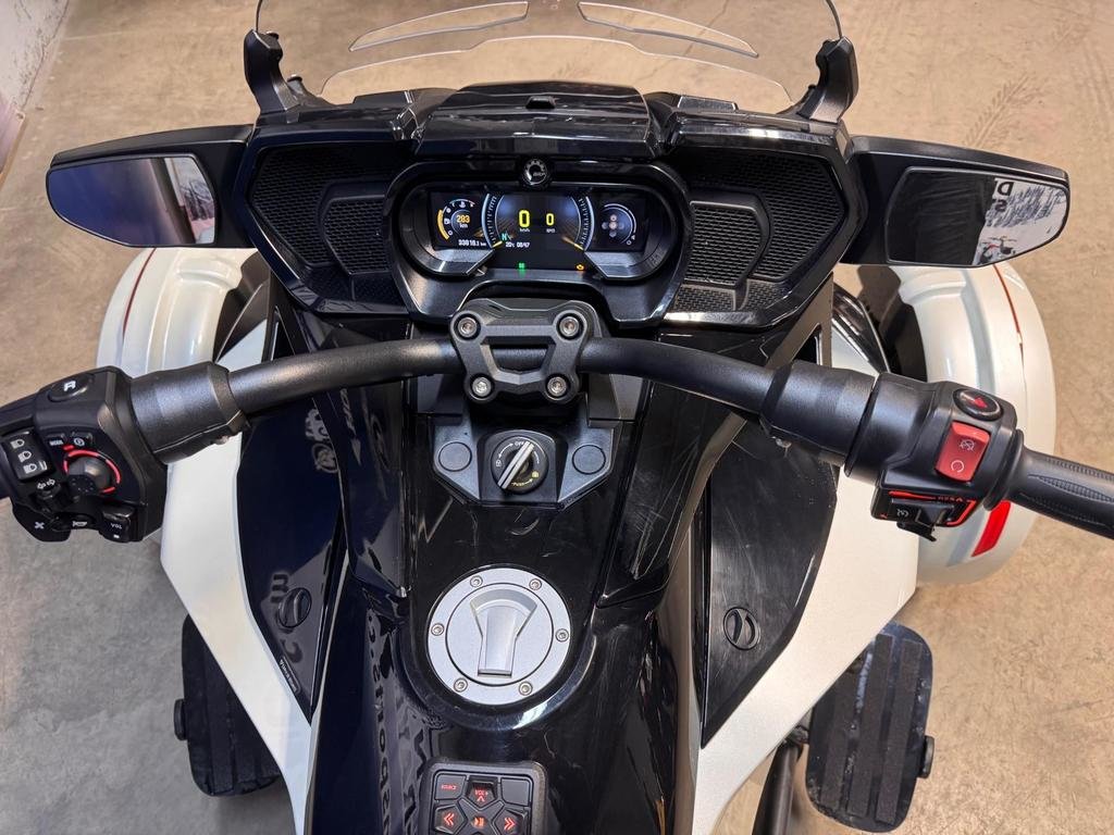 2022 Can-Am Spyder F3-T SE6 in Charlemagne, Quebec - 7 - w1024h768px