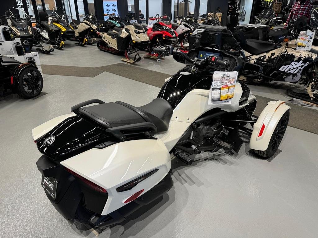 Can-Am SPYDER F3 T  2024 à Charlemagne, Québec - 6 - w1024h768px