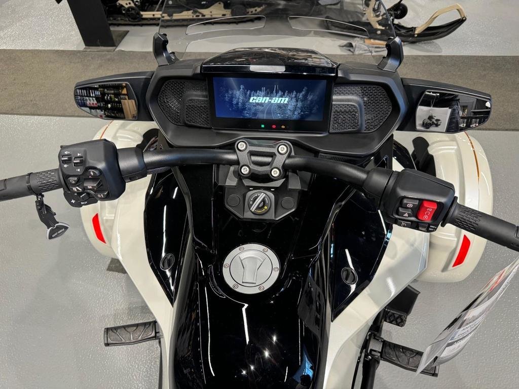 Can-Am SPYDER F3 T  2024 à Charlemagne, Québec - 5 - w1024h768px