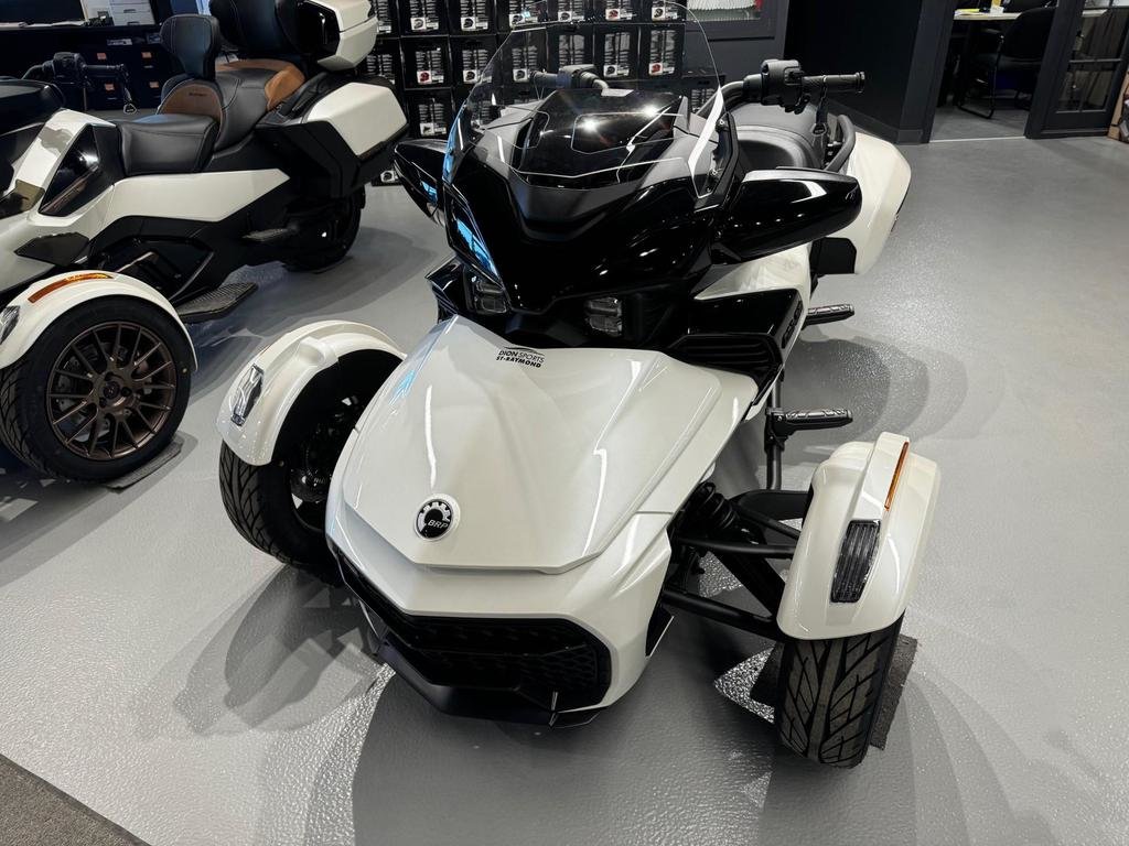 Can-Am SPYDER F3 T  2024 à Charlemagne, Québec - 2 - w1024h768px