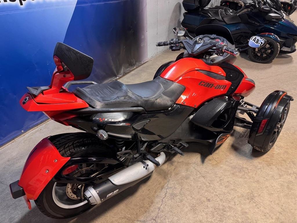 2009 Can-Am SPYDER RS SE5 in Charlemagne, Quebec - 6 - w1024h768px