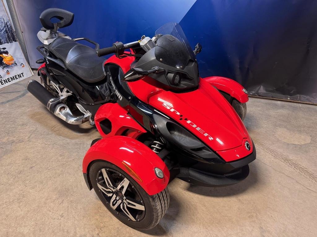 Can-Am SPYDER RS SM5  2008 à Charlemagne, Québec - 2 - w1024h768px