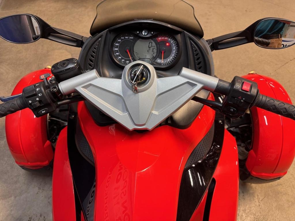 Can-Am SPYDER RS SM5  2009 à Charlemagne, Québec - 7 - w1024h768px