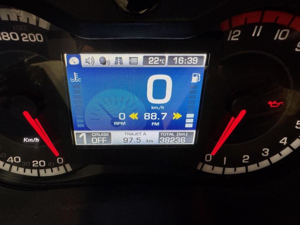 Can-Am SPYDER RT BASE SM5  2011 à Charlemagne, Québec - 8 - w1024h768px