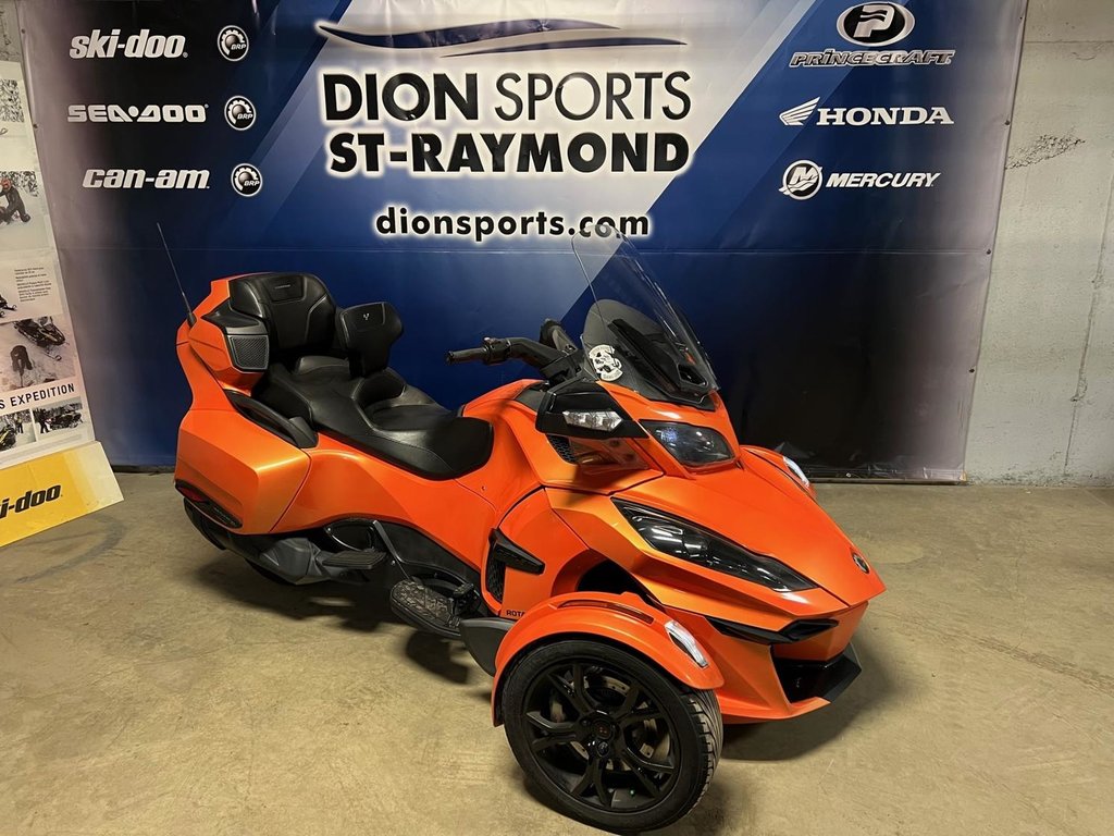 2019  Spyder RT LIMITED Garantie 2024 in Charlemagne, Quebec - 1 - w1024h768px