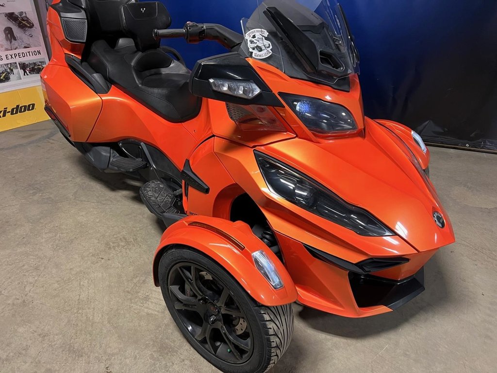 2019  Spyder RT LIMITED Garantie 2024 in Charlemagne, Quebec - 2 - w1024h768px