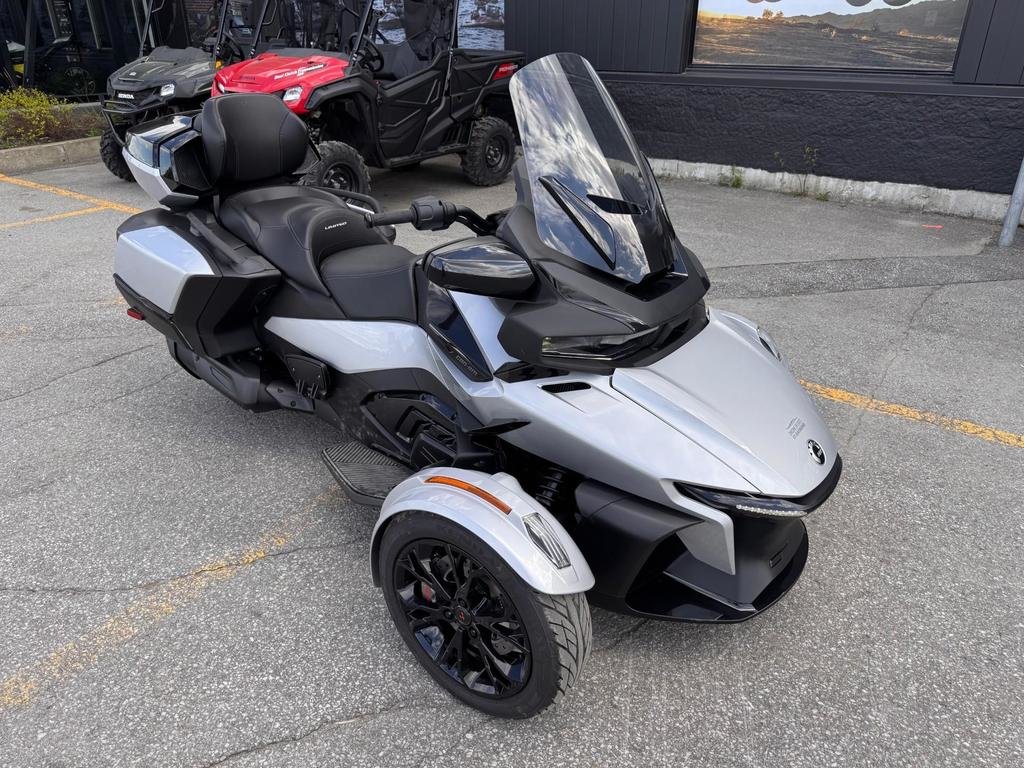 2024 Can-Am SPYDER RT LIMITED SE6 in Charlemagne, Quebec - 2 - w1024h768px