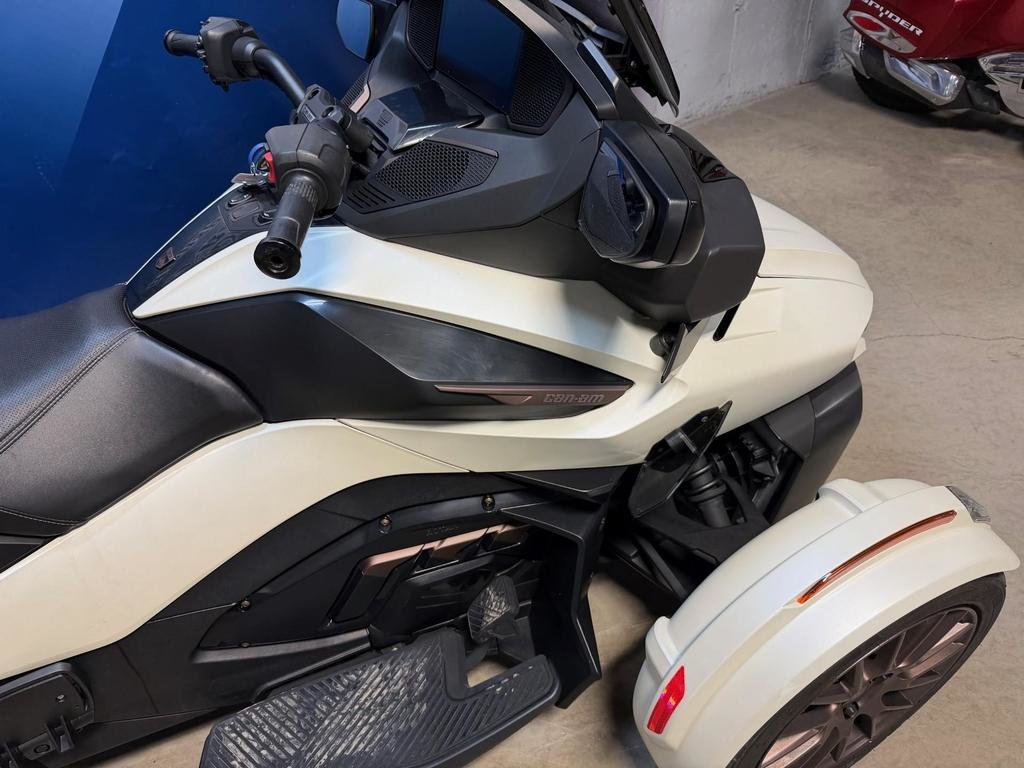 Can-Am SPYDER RT LIMITED SEA TO SKY  2024 à Charlemagne, Québec - 4 - w1024h768px