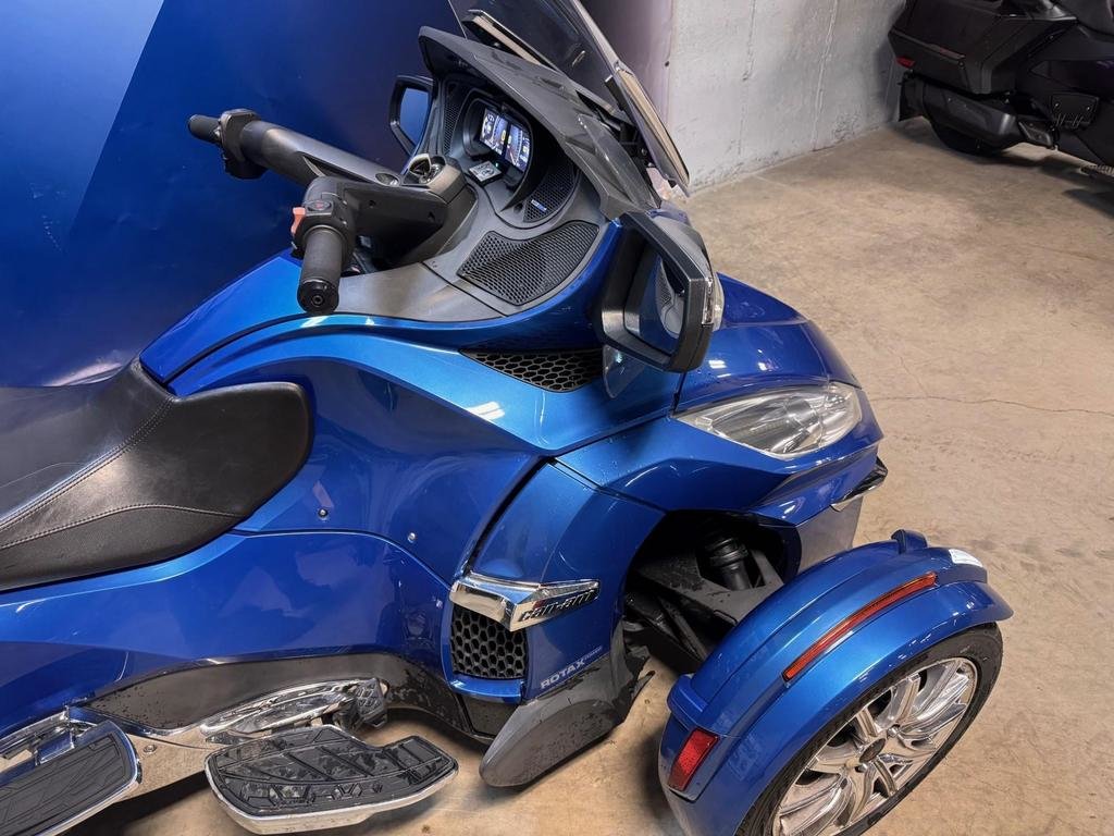 Can-Am Spyder RT Limited  2018 à Charlemagne, Québec - 5 - w1024h768px