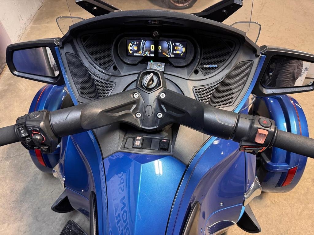 Can-Am Spyder RT Limited  2018 à Charlemagne, Québec - 8 - w1024h768px