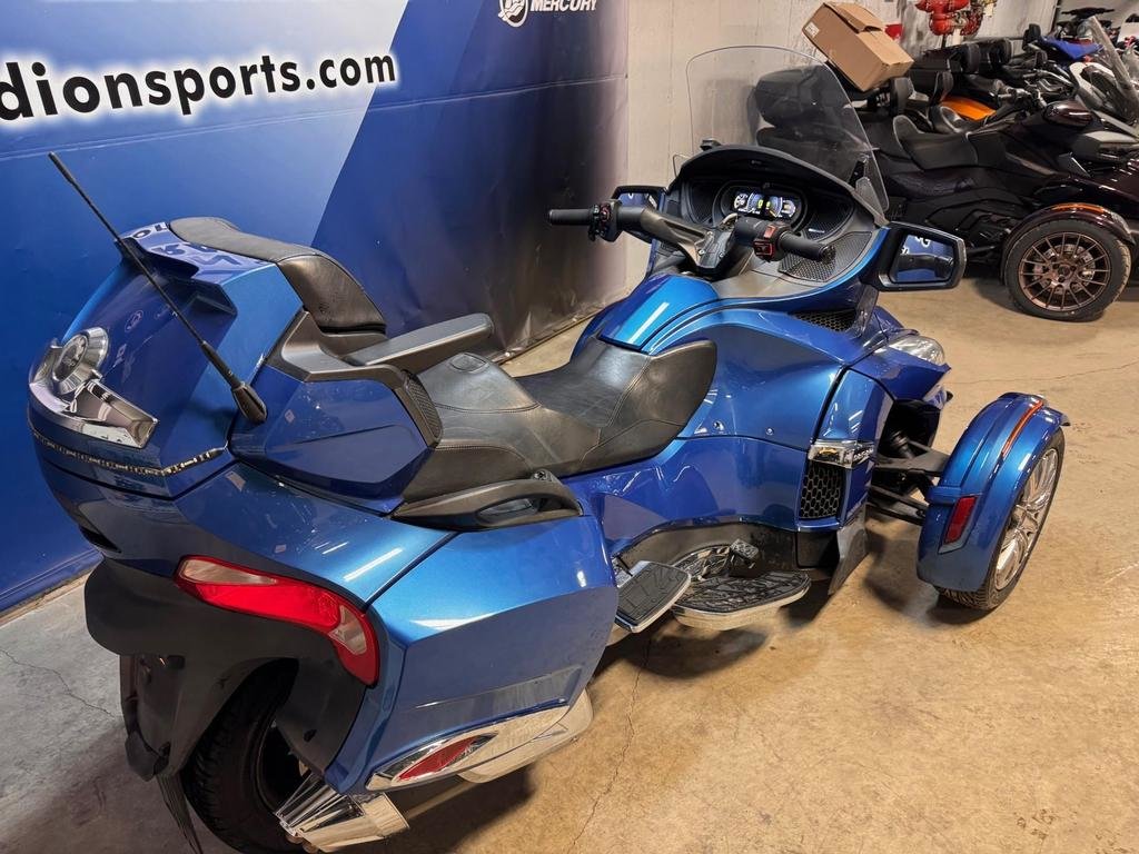 Can-Am Spyder RT Limited  2018 à Charlemagne, Québec - 7 - w1024h768px