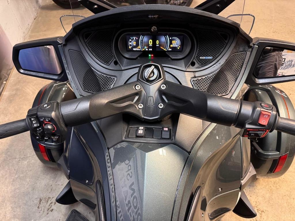 Can-Am Spyder RT Limited  2018 à Charlemagne, Québec - 7 - w1024h768px