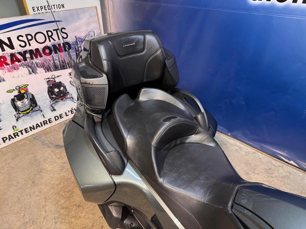 Can-Am Spyder RT Limited  2018 à Charlemagne, Québec - 5 - w1024h768px