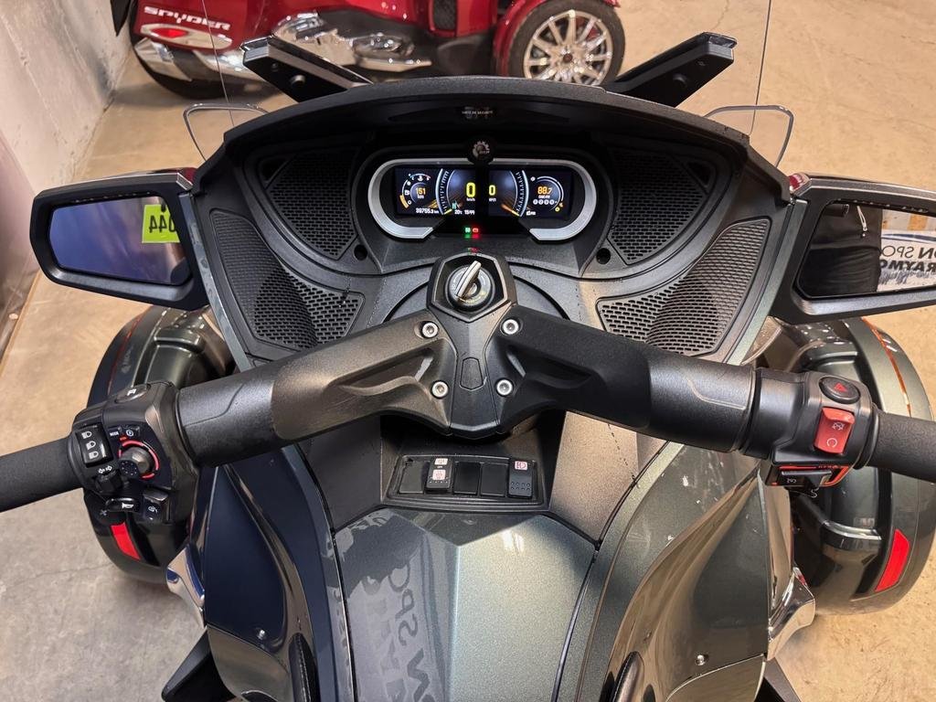 2019 Can-Am Spyder RT Limited in Charlemagne, Quebec - 6 - w1024h768px