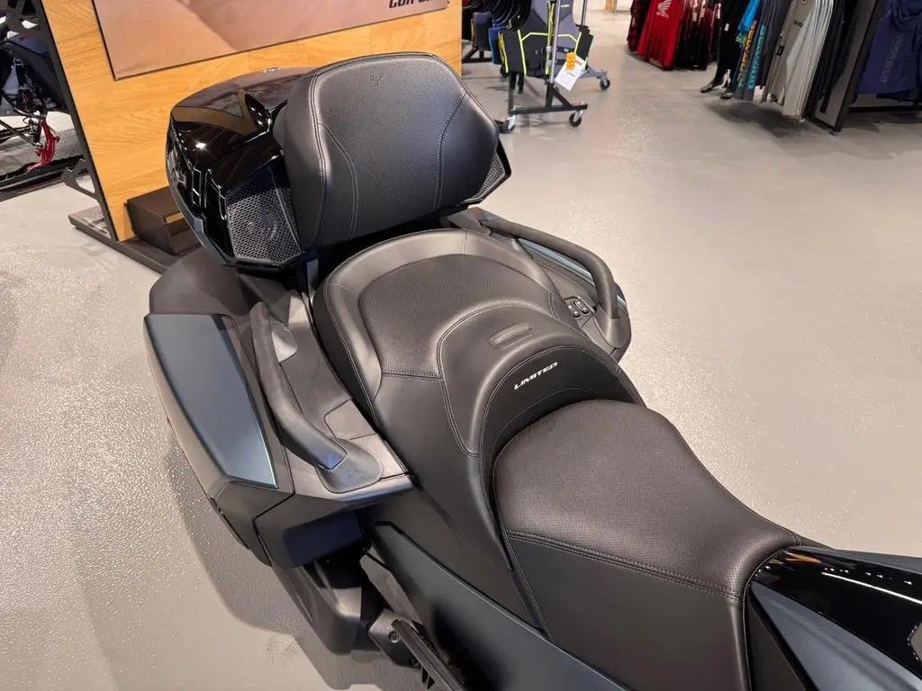 2026 Can-Am SPYDER RT LIMITED in Charlemagne, Quebec - 4 - w1024h768px