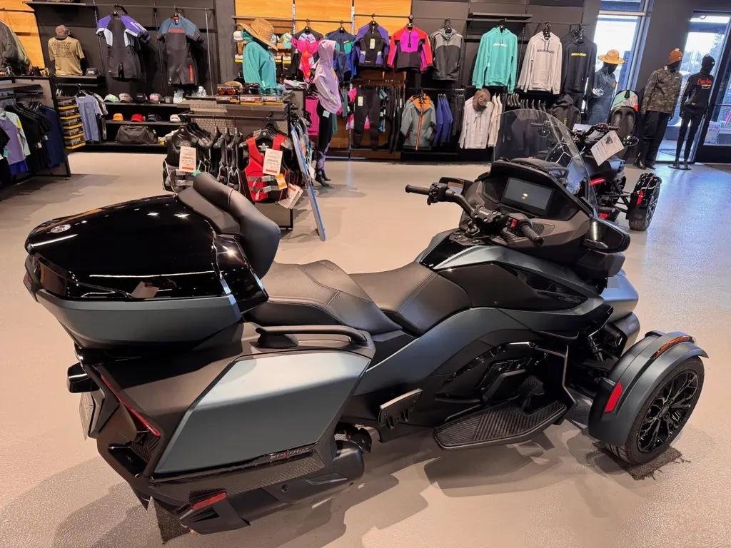 2026 Can-Am SPYDER RT LIMITED in Charlemagne, Quebec - 5 - w1024h768px