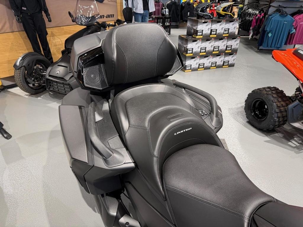 Can-Am SPYDER RT LIMITED  2026 à Charlemagne, Québec - 3 - w1024h768px