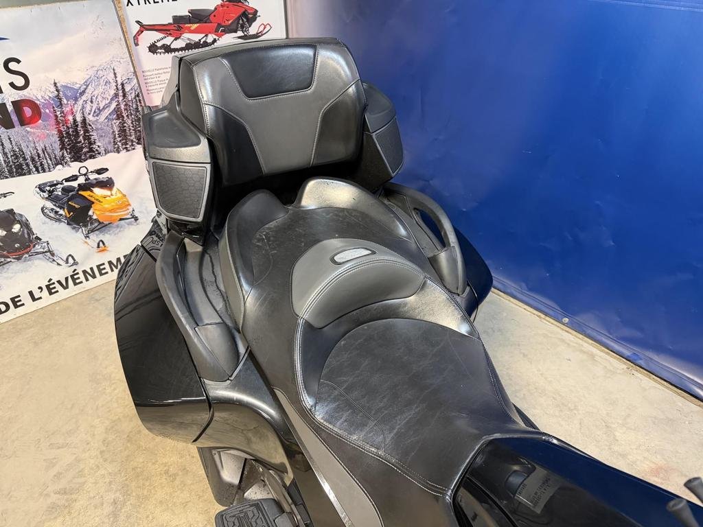 Can-Am SPYDER RT-S SE6 RT  2014 à Charlemagne, Québec - 5 - w1024h768px